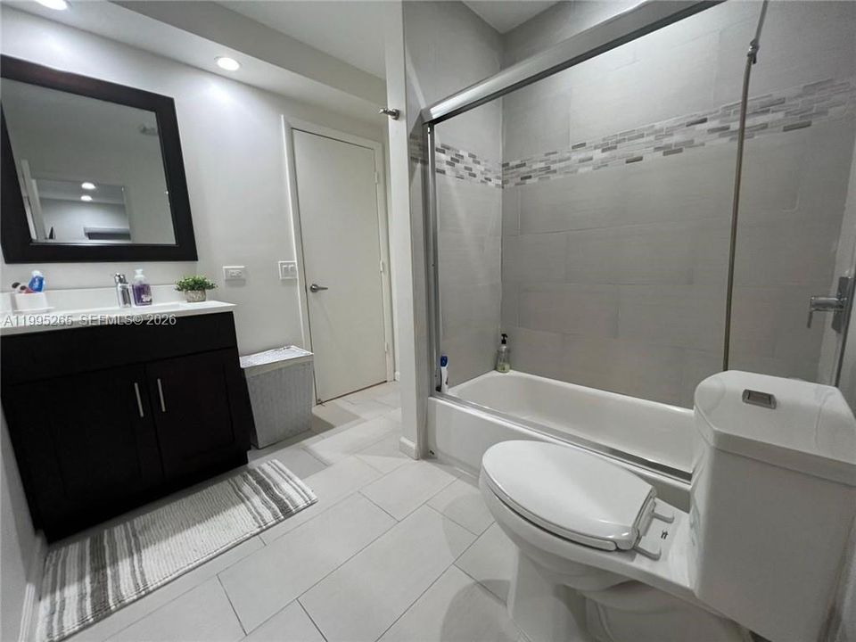 Недавно арендовано: $3,900 (3 спален, 2 ванн, 2020 Квадратных фут)