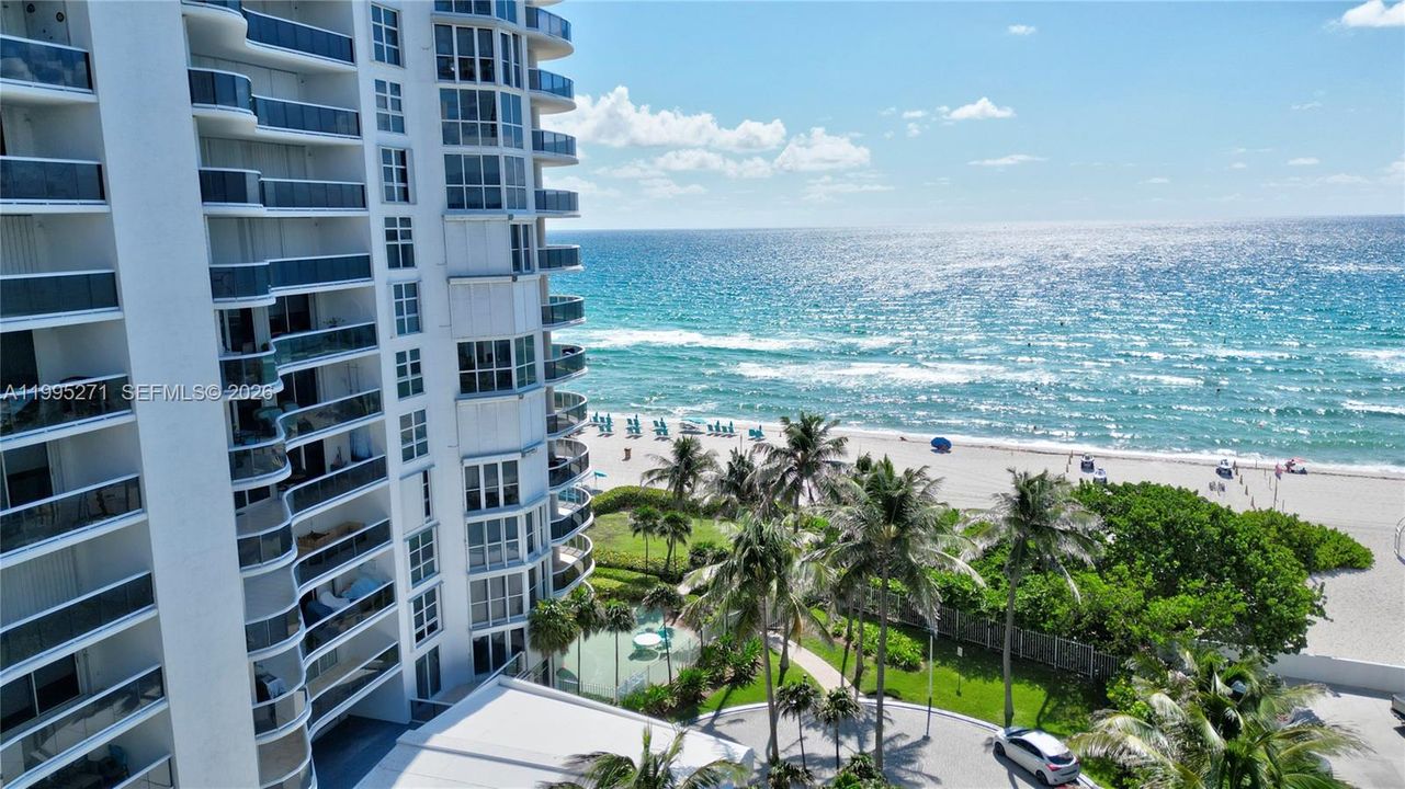 For Sale: $1,595,000 (3 beds, 2 baths, 1820 Square Feet)