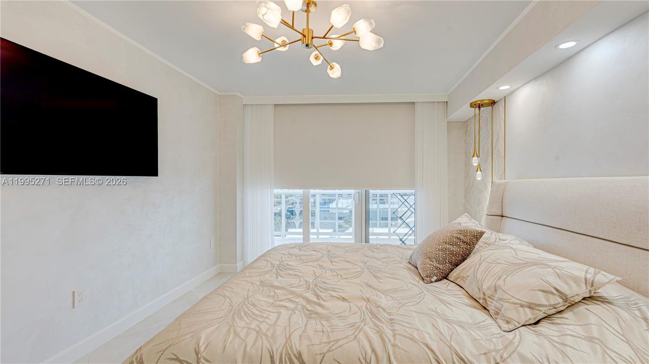 For Sale: $1,595,000 (3 beds, 2 baths, 1820 Square Feet)