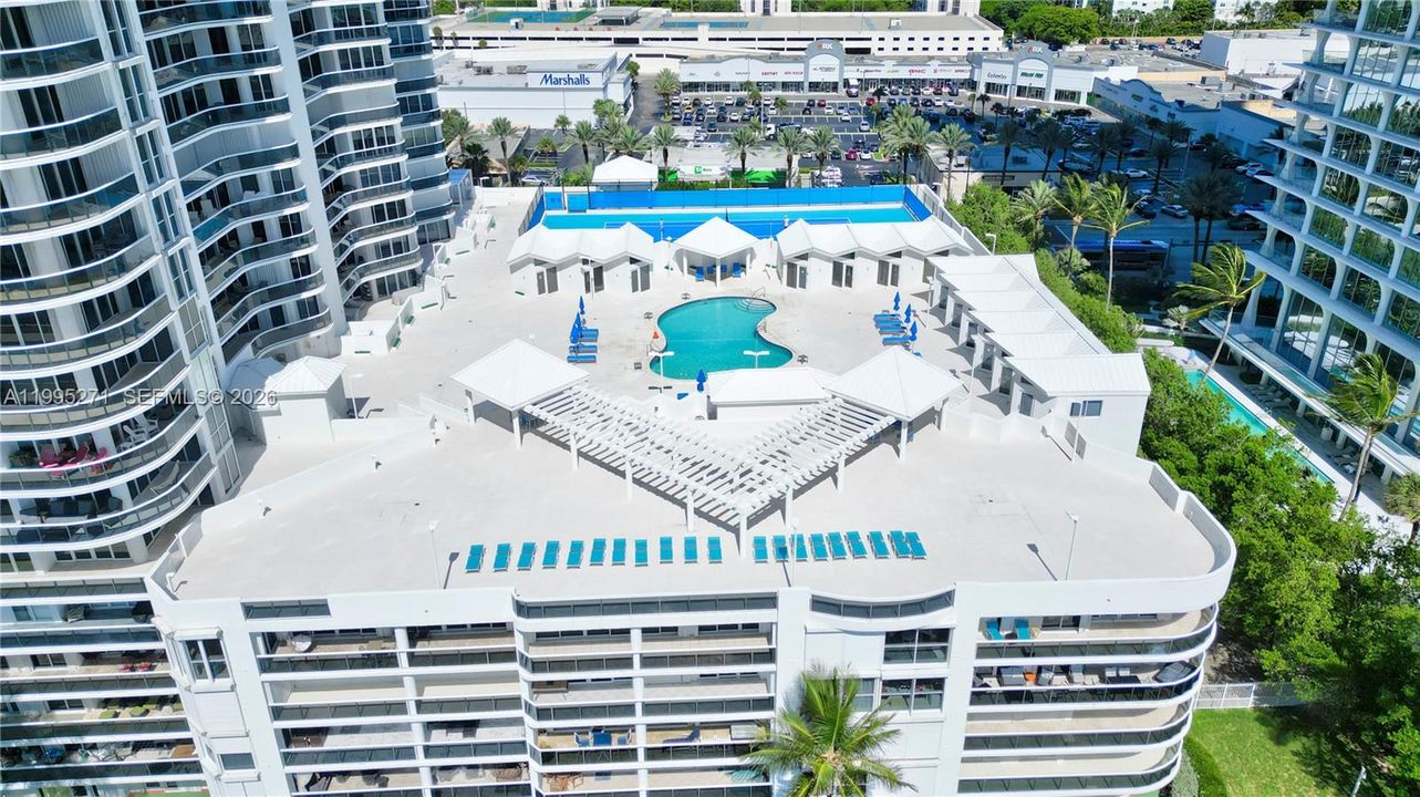 For Sale: $1,595,000 (3 beds, 2 baths, 1820 Square Feet)
