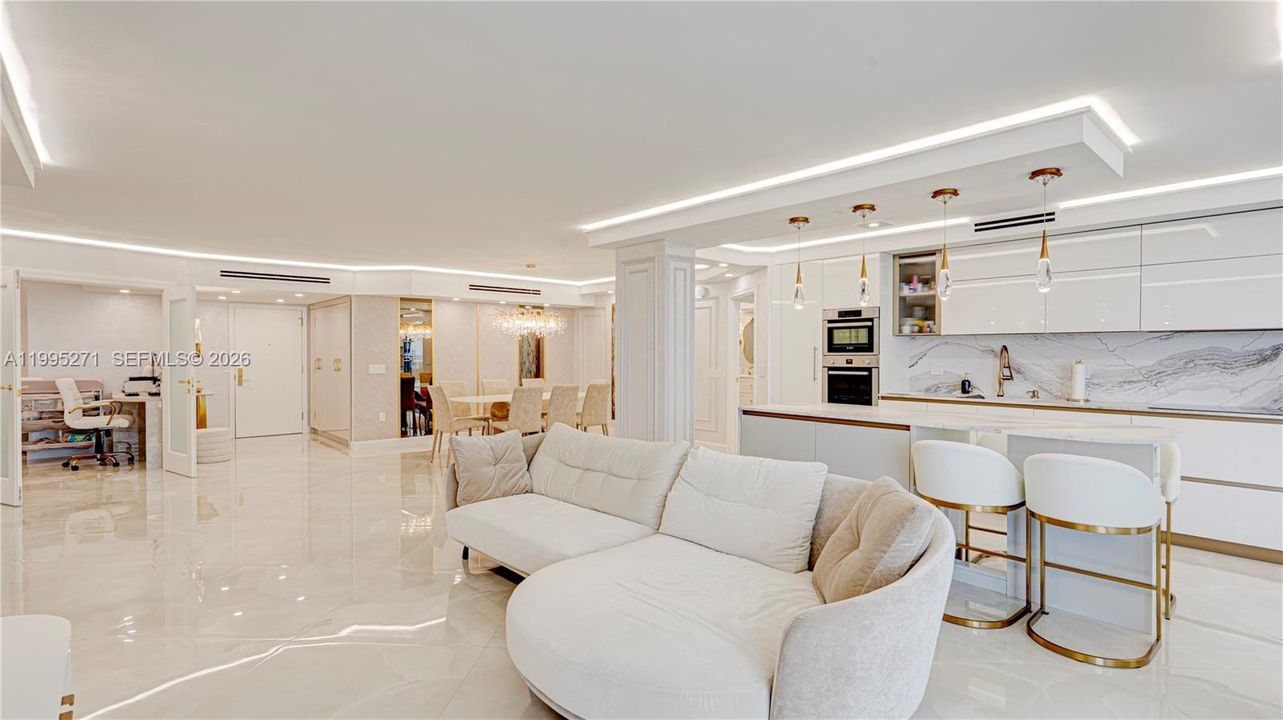 For Sale: $1,595,000 (3 beds, 2 baths, 1820 Square Feet)