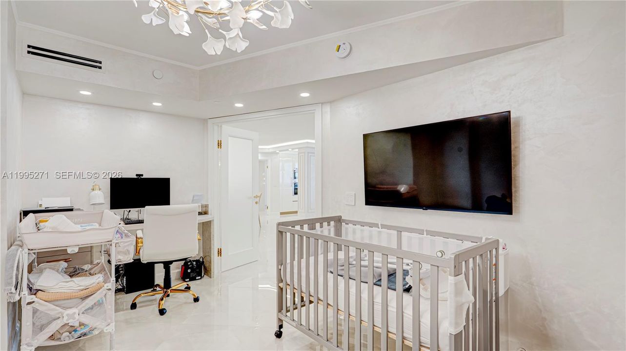 For Sale: $1,595,000 (3 beds, 2 baths, 1820 Square Feet)