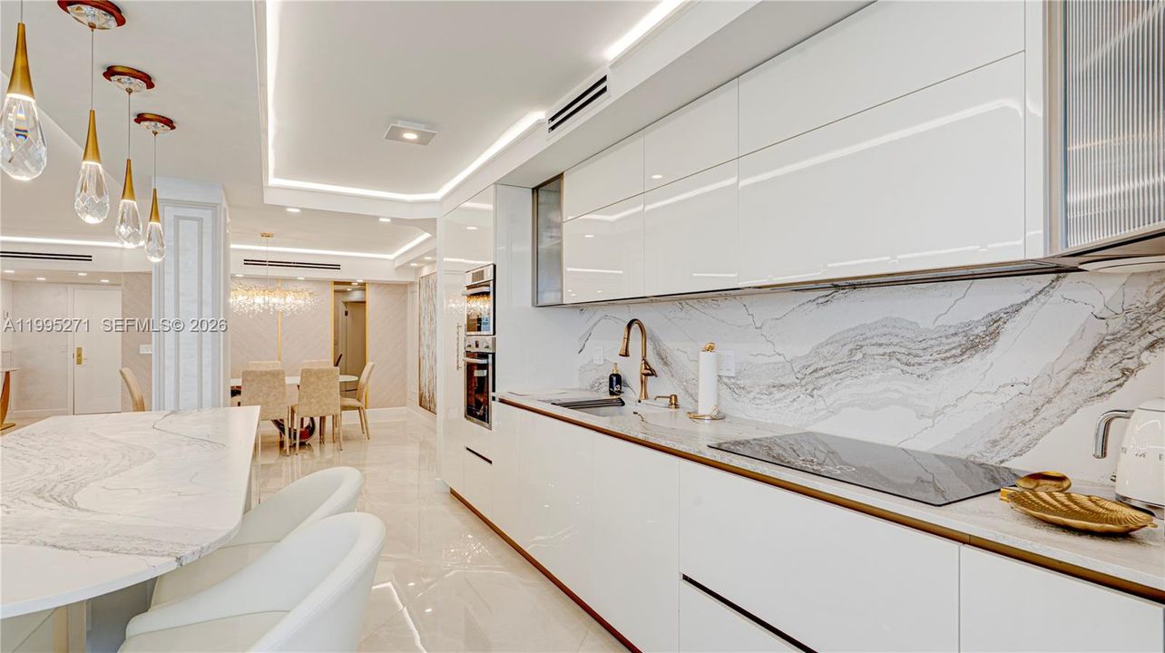 For Sale: $1,595,000 (3 beds, 2 baths, 1820 Square Feet)
