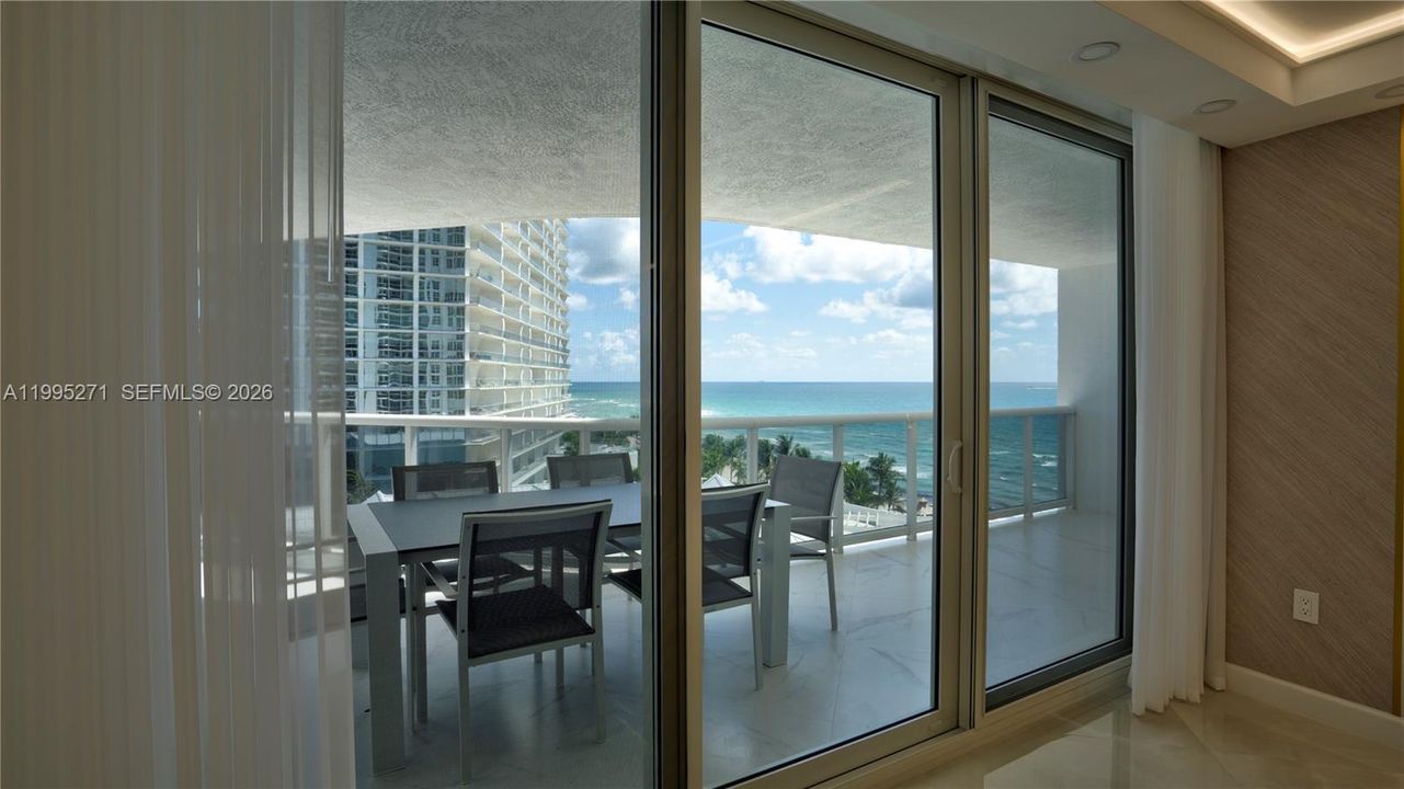 For Sale: $1,595,000 (3 beds, 2 baths, 1820 Square Feet)