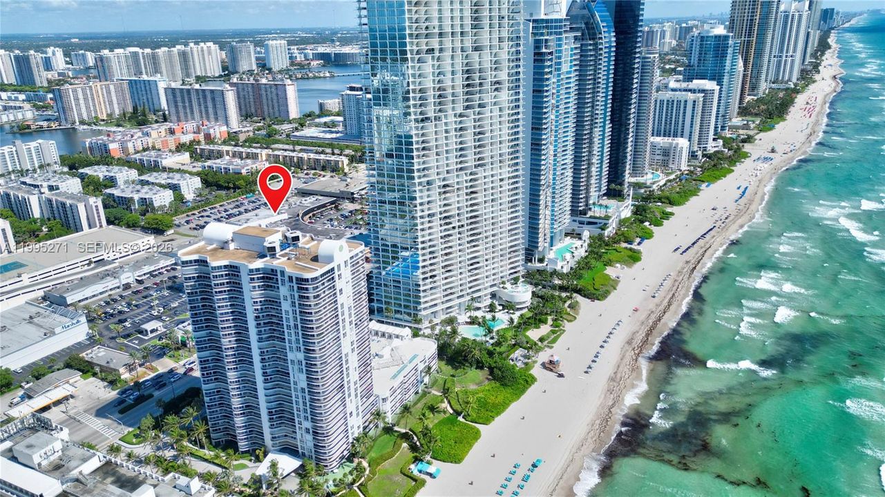 For Sale: $1,595,000 (3 beds, 2 baths, 1820 Square Feet)