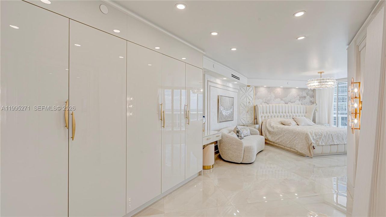 For Sale: $1,595,000 (3 beds, 2 baths, 1820 Square Feet)