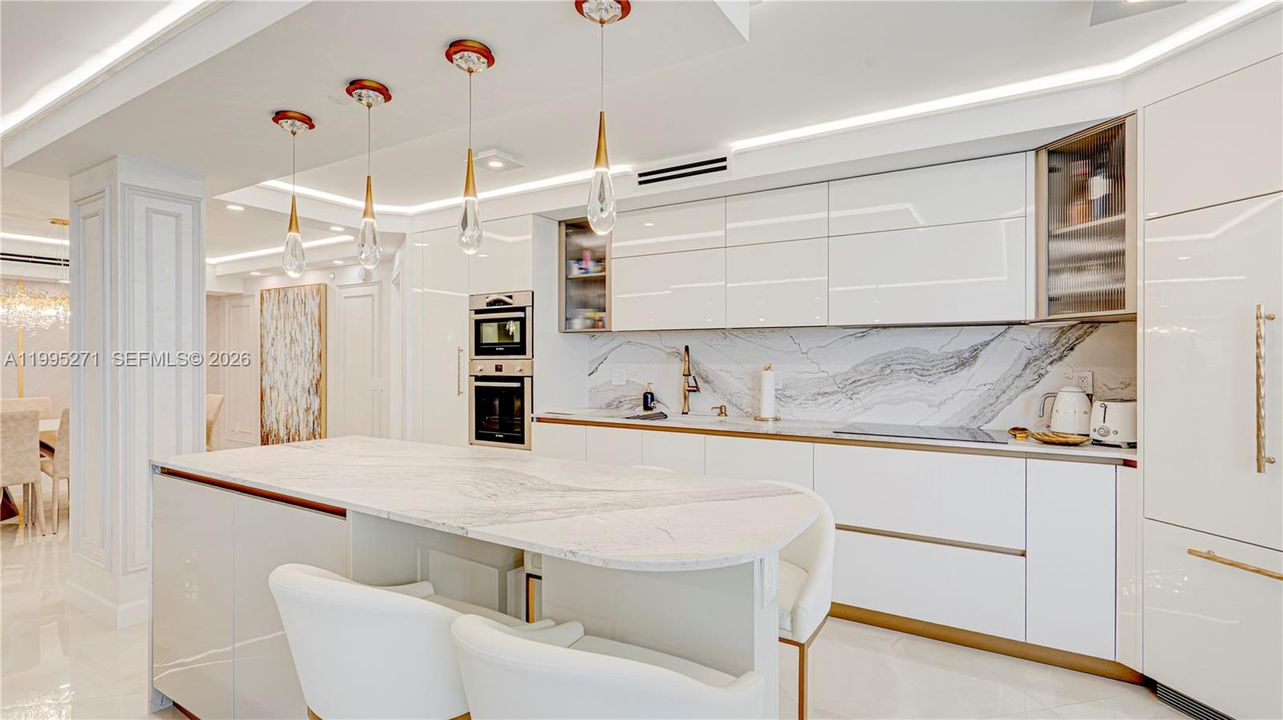 For Sale: $1,595,000 (3 beds, 2 baths, 1820 Square Feet)