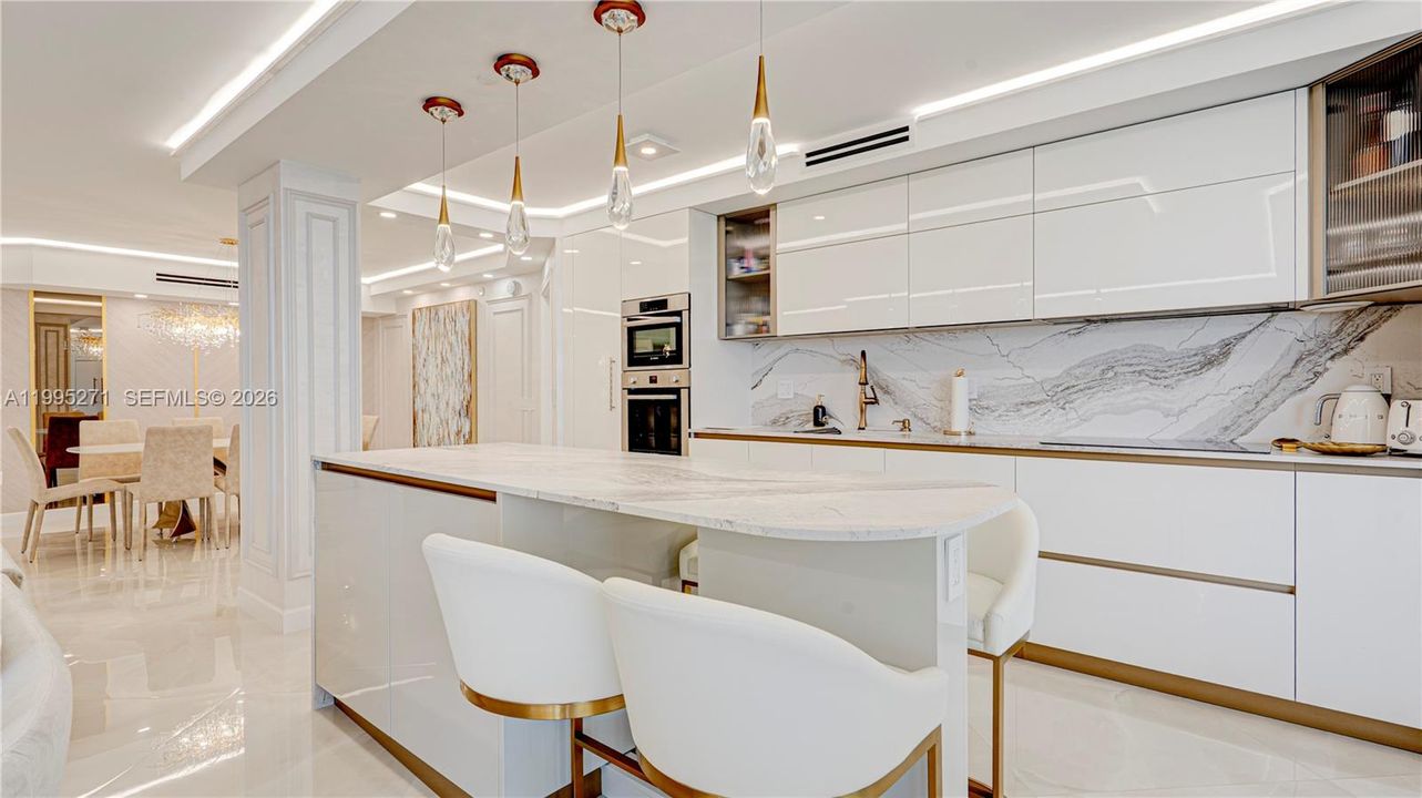 For Sale: $1,595,000 (3 beds, 2 baths, 1820 Square Feet)