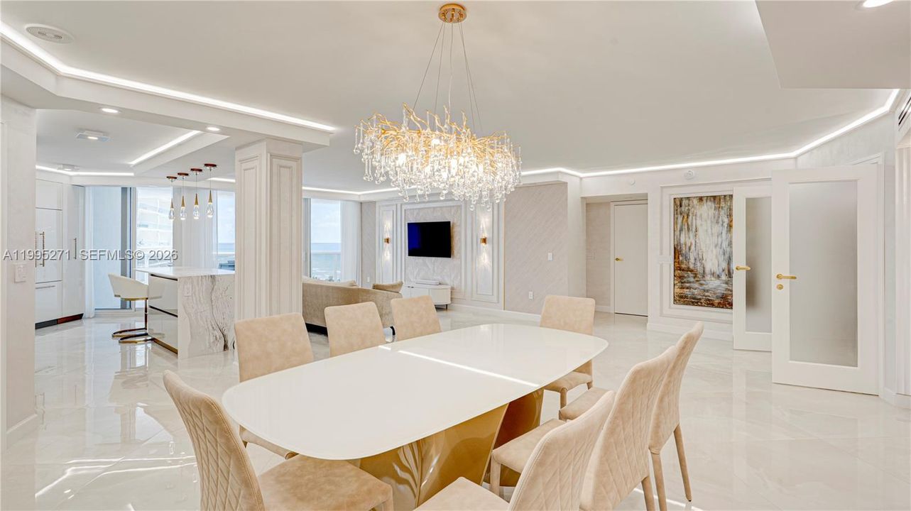For Sale: $1,595,000 (3 beds, 2 baths, 1820 Square Feet)