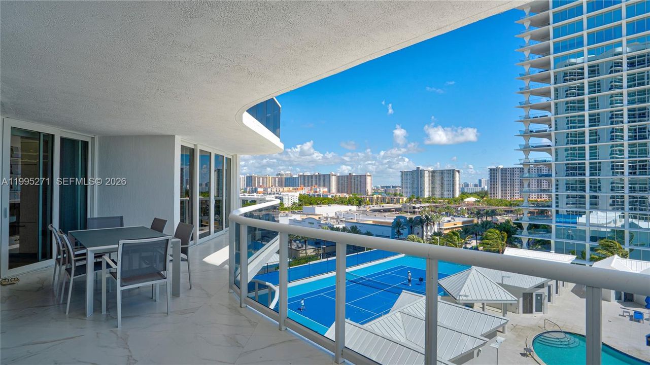 For Sale: $1,595,000 (3 beds, 2 baths, 1820 Square Feet)