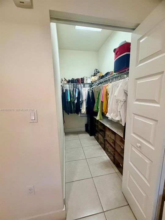 For Sale: $455,000 (2 beds, 2 baths, 1135 Square Feet)
