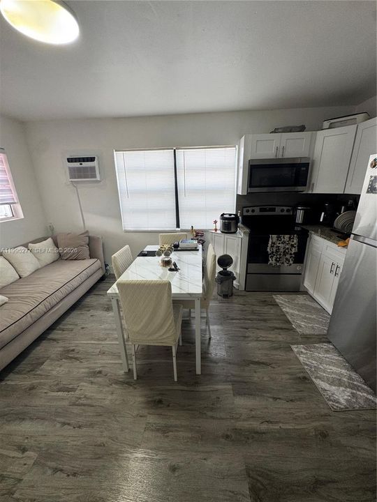 В аренду: $2,000 (1 спален, 1 ванн, 650 Квадратных фут)