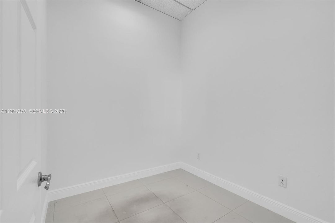 В аренду: $31 (0 спален, 0 ванн, 0 Квадратных фут)