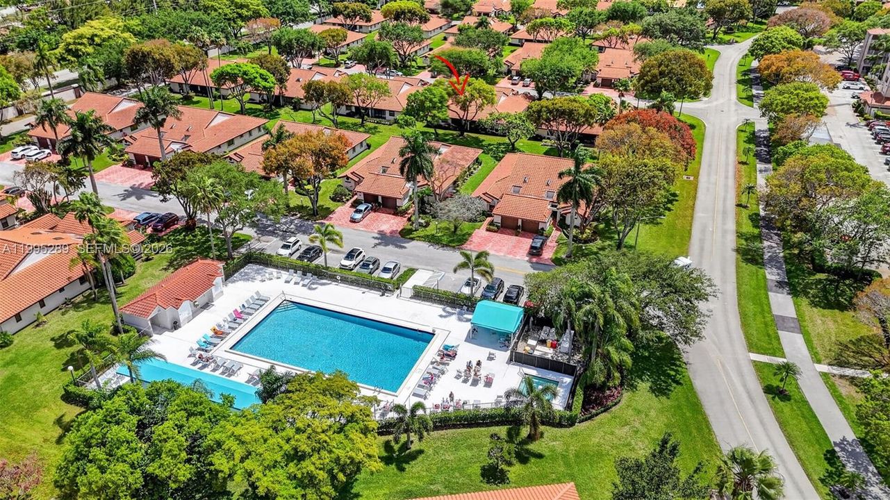 Satellite pool within steps from villa