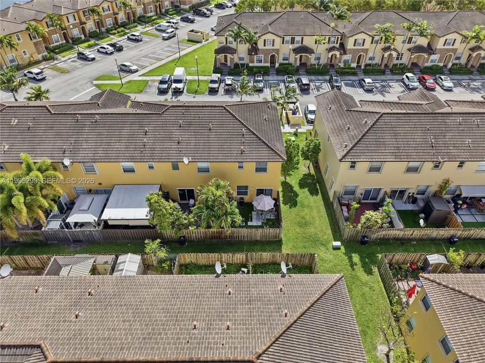 На продажу: $385,000 (2 спален, 2 ванн, 1458 Квадратных фут)