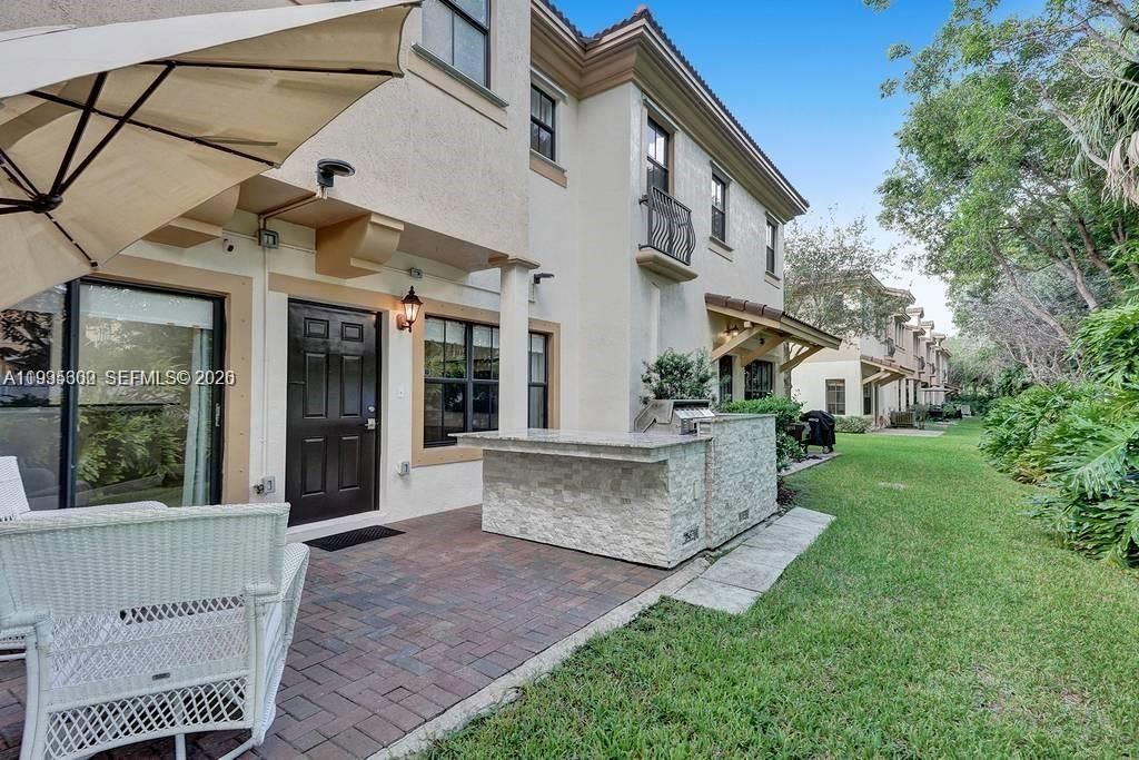 Activo con contrato: $475,000 (3 camas, 2 baños, 1935 Pies cuadrados)