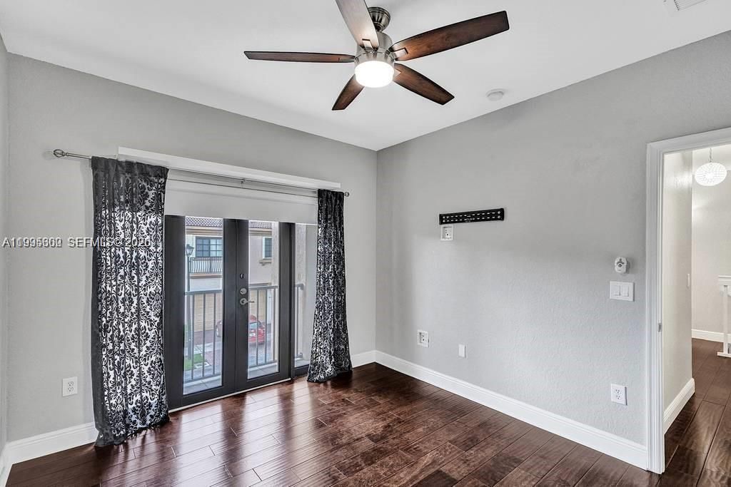 Activo con contrato: $475,000 (3 camas, 2 baños, 1935 Pies cuadrados)