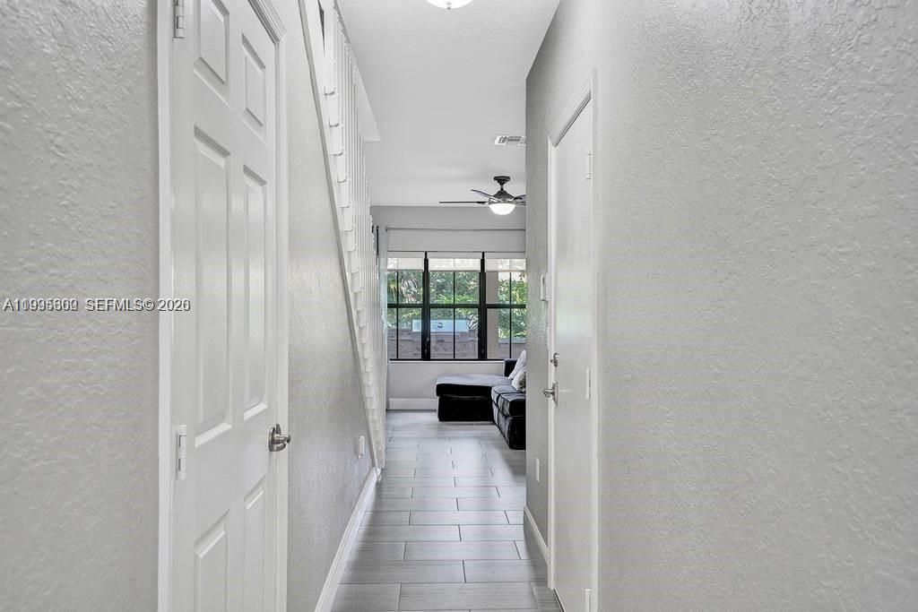 Activo con contrato: $475,000 (3 camas, 2 baños, 1935 Pies cuadrados)
