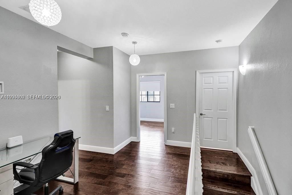 Activo con contrato: $475,000 (3 camas, 2 baños, 1935 Pies cuadrados)