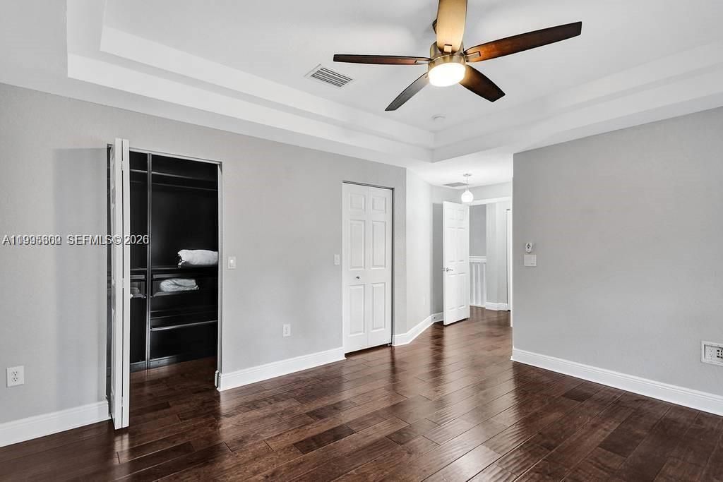 Activo con contrato: $475,000 (3 camas, 2 baños, 1935 Pies cuadrados)