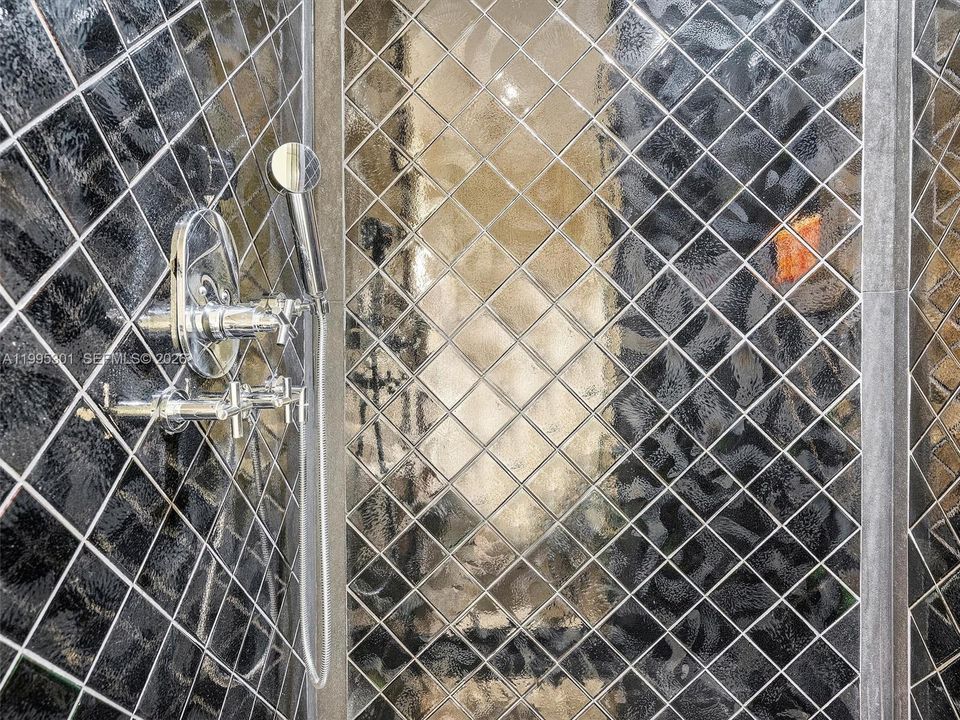 В аренду: $32,000 (2 спален, 2 ванн, 1213 Квадратных фут)