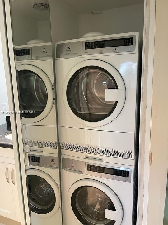 На продажу: $175,400 (1 спален, 1 ванн, 644 Квадратных фут)