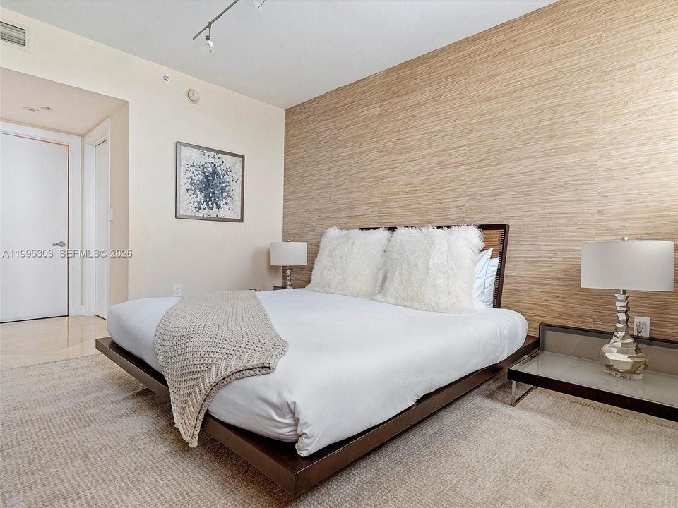 В аренду: $32,000 (2 спален, 2 ванн, 1213 Квадратных фут)