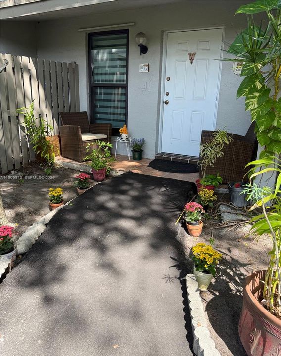 En Venta: $369,000 (2 camas, 2 baños, 1138 Pies cuadrados)