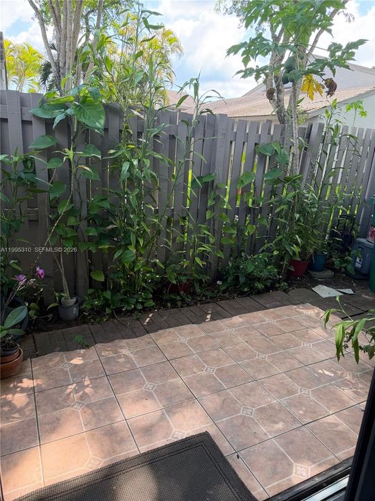 En Venta: $369,000 (2 camas, 2 baños, 1138 Pies cuadrados)