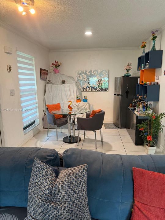 En Venta: $369,000 (2 camas, 2 baños, 1138 Pies cuadrados)