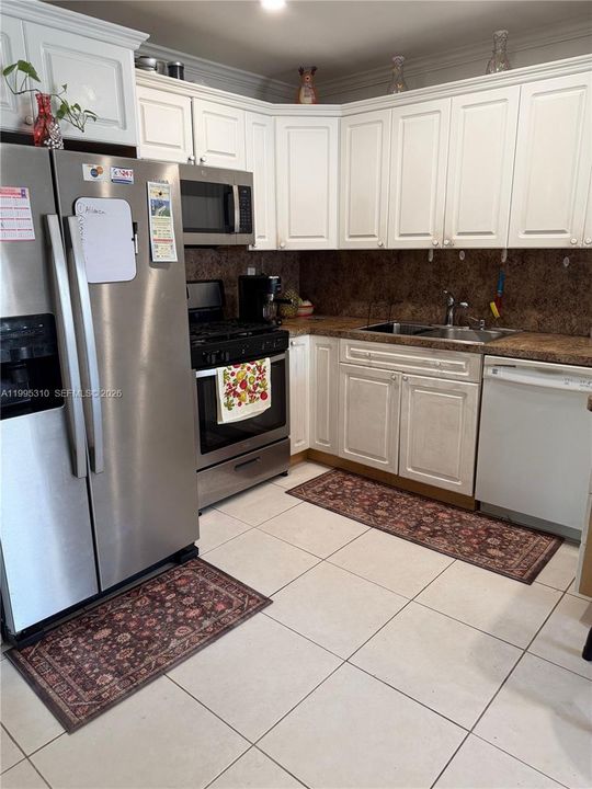 En Venta: $369,000 (2 camas, 2 baños, 1138 Pies cuadrados)