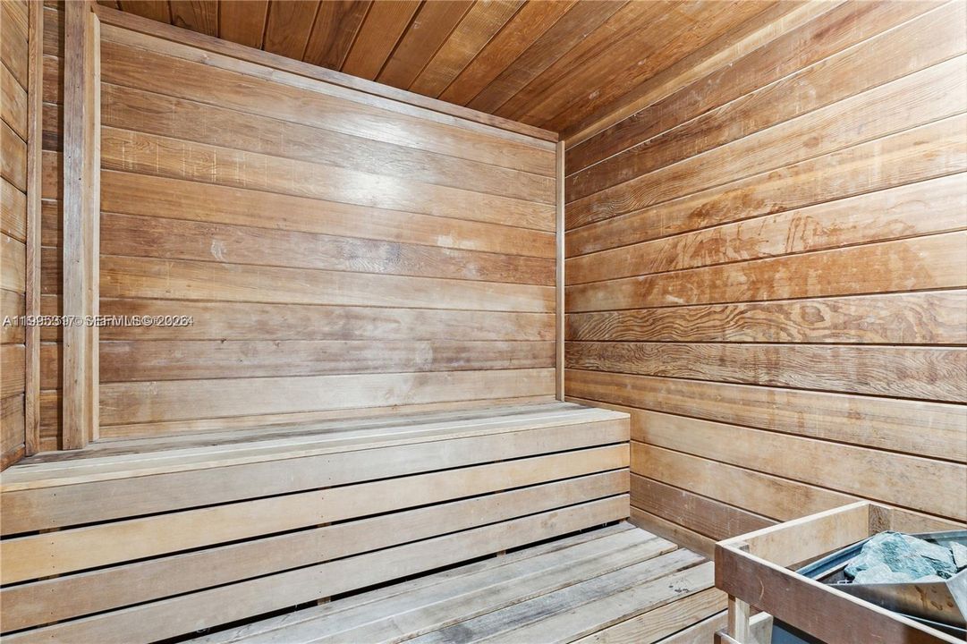 En Venta: $1,395,000 (2 camas, 2 baños, 1500 Pies cuadrados)