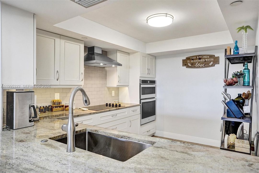 На продажу: $375,000 (2 спален, 2 ванн, 1320 Квадратных фут)