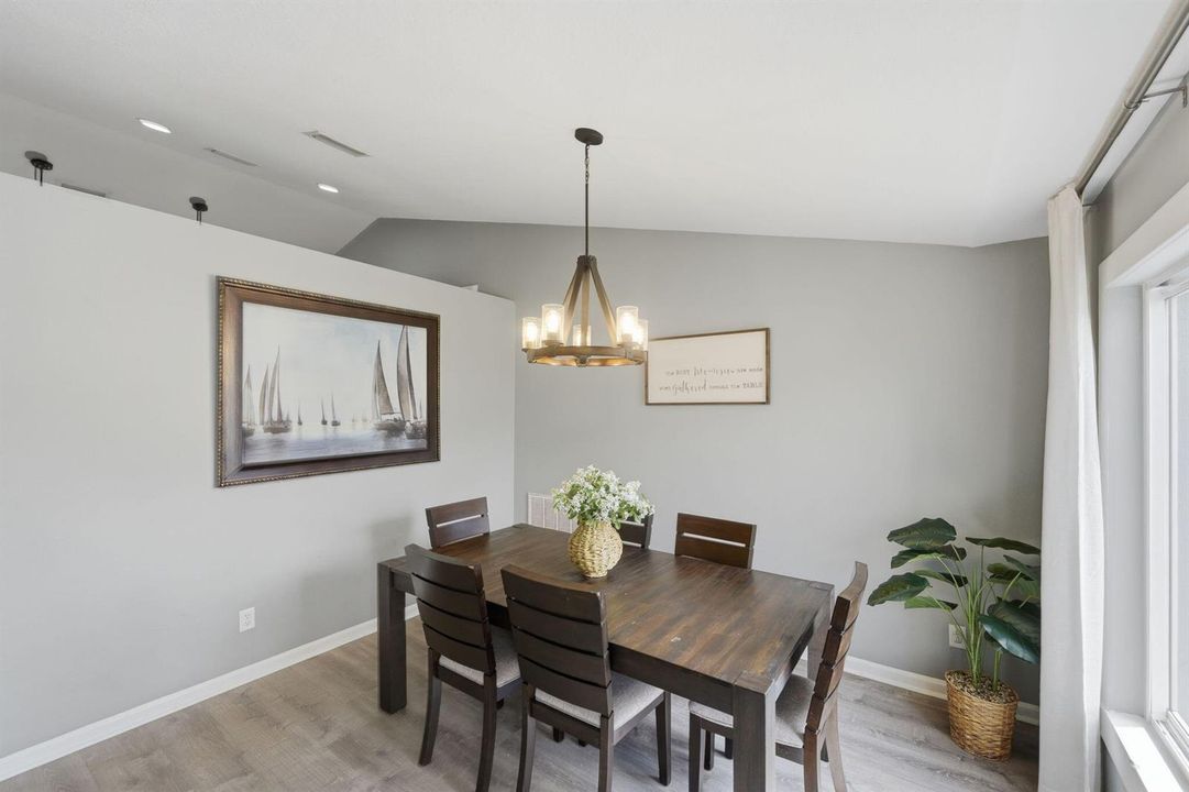 41-web-or-mls-873-sw-commonwealth-rd