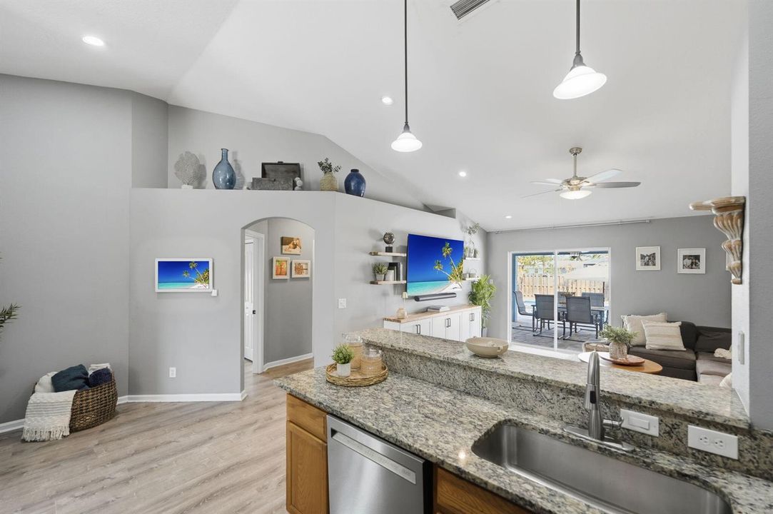 60-web-or-mls-873-sw-commonwealth-rd