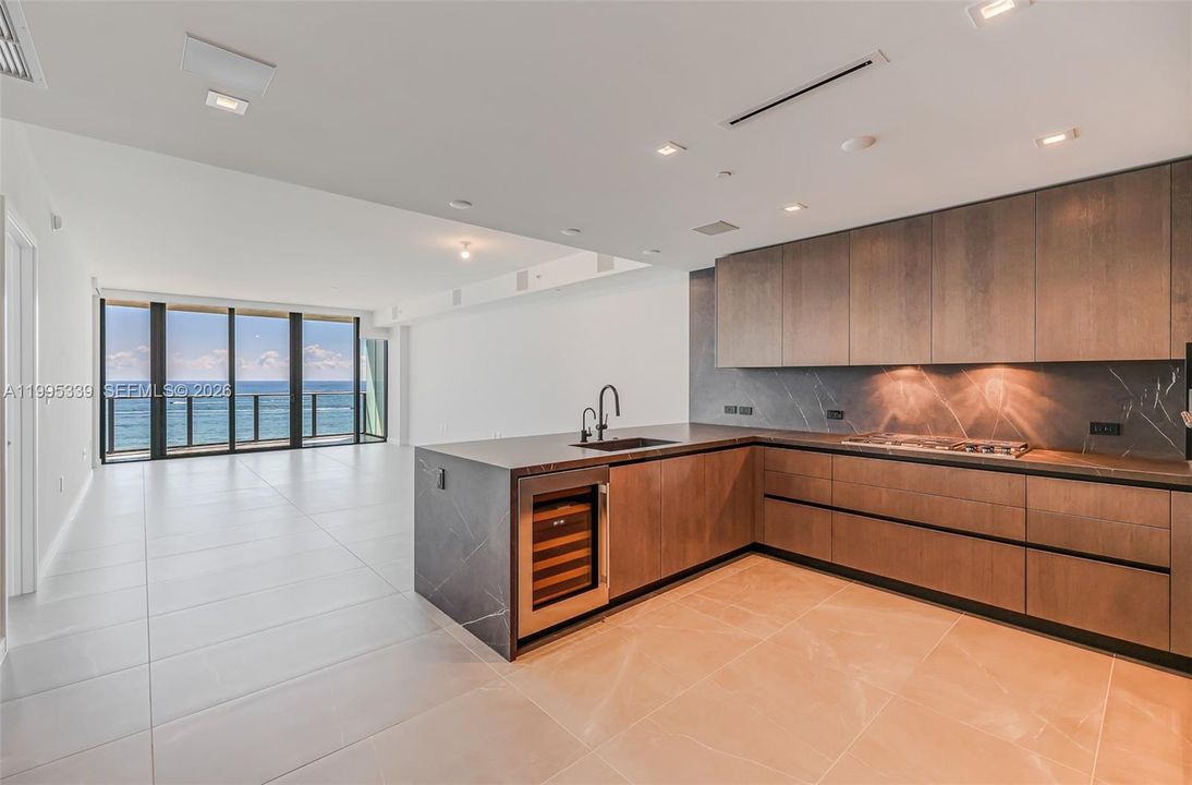 En Venta: $3,250,000 (3 camas, 3 baños, 2589 Pies cuadrados)