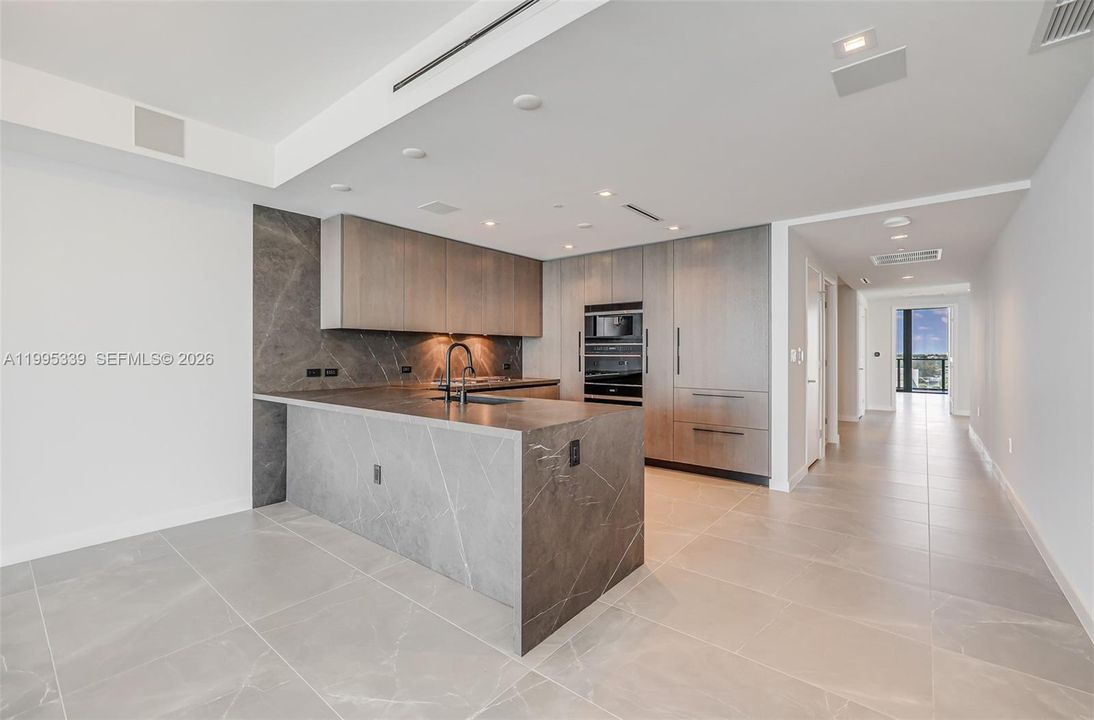 En Venta: $3,250,000 (3 camas, 3 baños, 2589 Pies cuadrados)