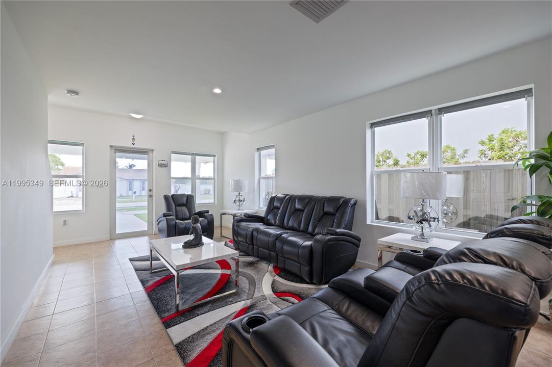 For Sale: $640,000 (4 beds, 2 baths, 1864 Square Feet)