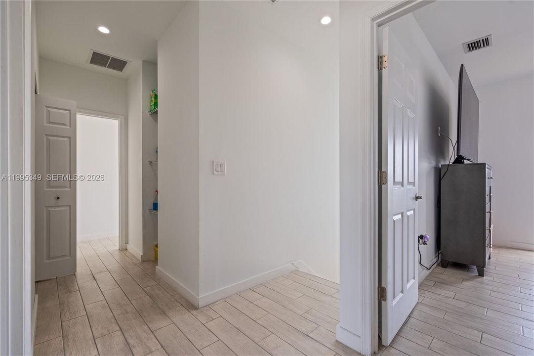 For Sale: $640,000 (4 beds, 2 baths, 1864 Square Feet)