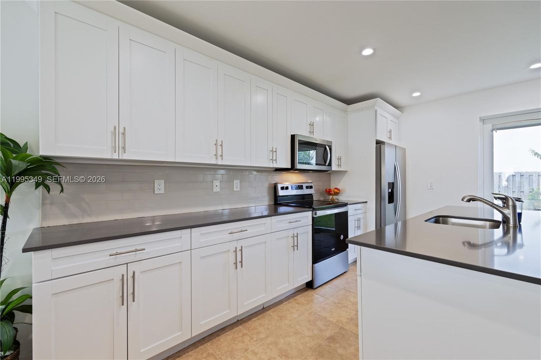 For Sale: $640,000 (4 beds, 2 baths, 1864 Square Feet)