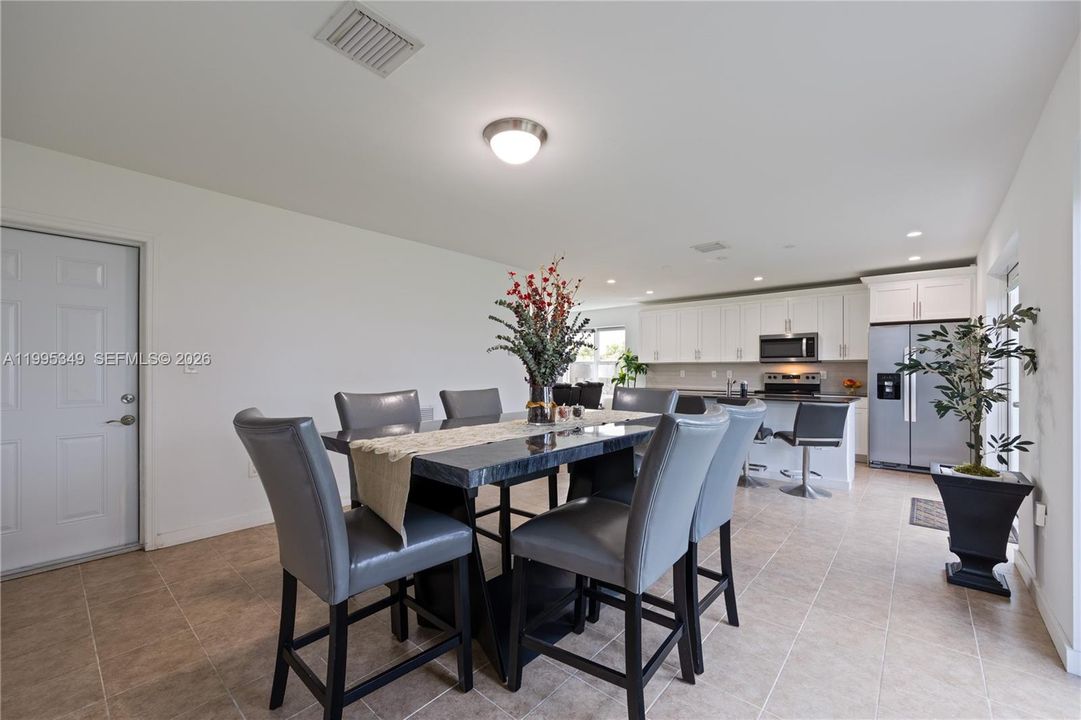 For Sale: $640,000 (4 beds, 2 baths, 1864 Square Feet)