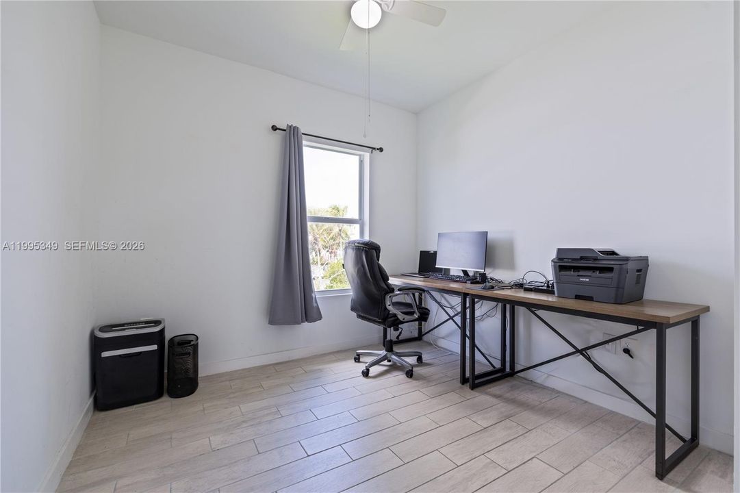 For Sale: $640,000 (4 beds, 2 baths, 1864 Square Feet)