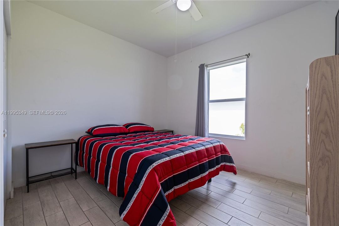 For Sale: $640,000 (4 beds, 2 baths, 1864 Square Feet)