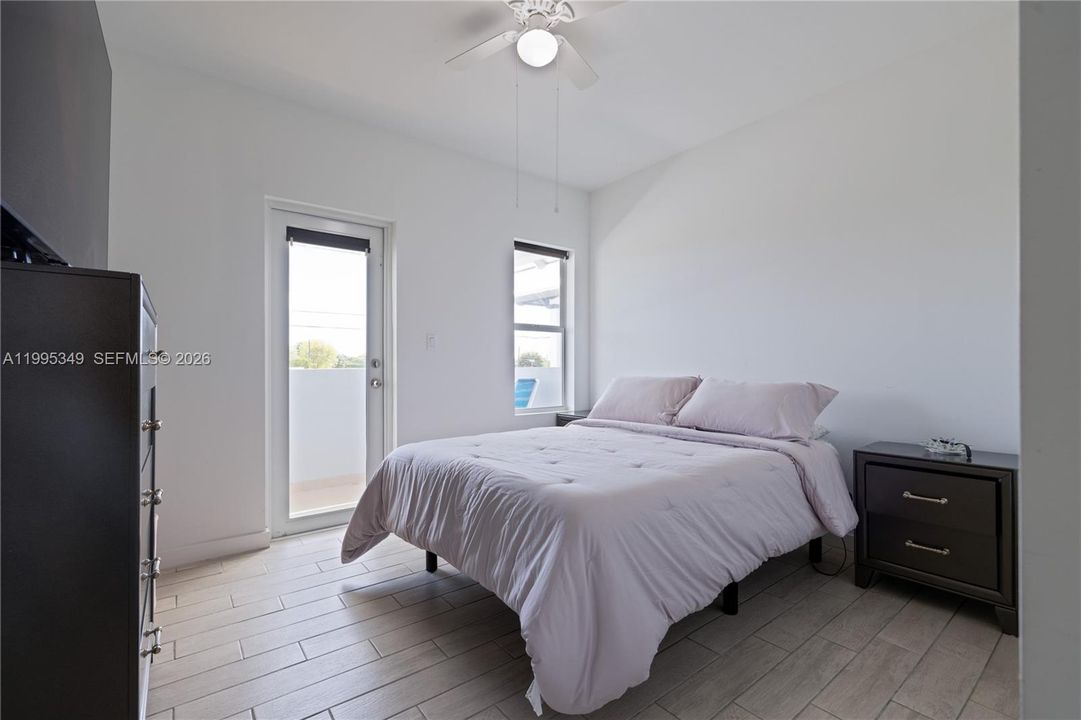 For Sale: $640,000 (4 beds, 2 baths, 1864 Square Feet)