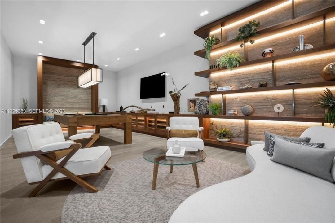 BILLIARDS LOUNGE