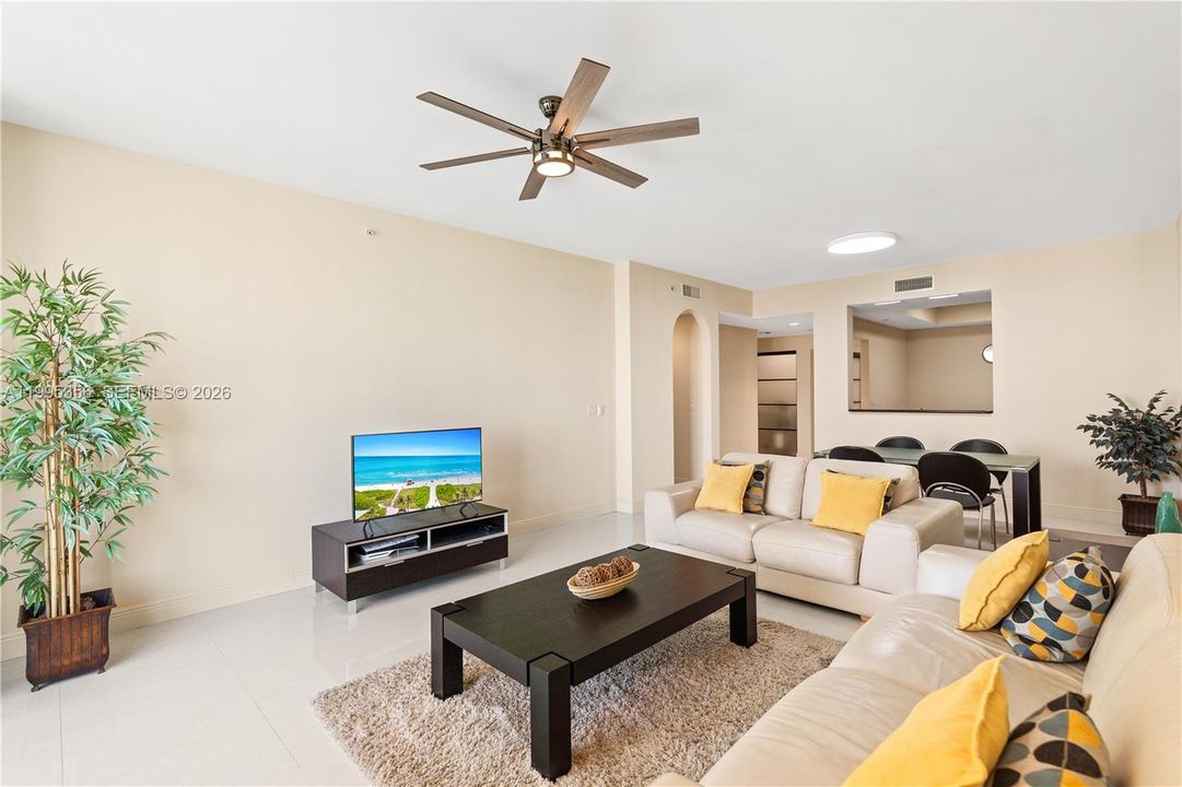 For Sale: $600,000 (2 beds, 3 baths, 1650 Square Feet)