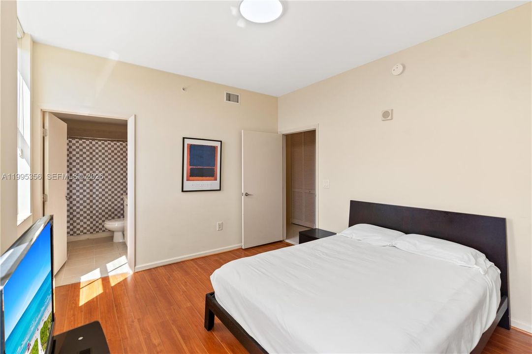 For Sale: $600,000 (2 beds, 3 baths, 1650 Square Feet)