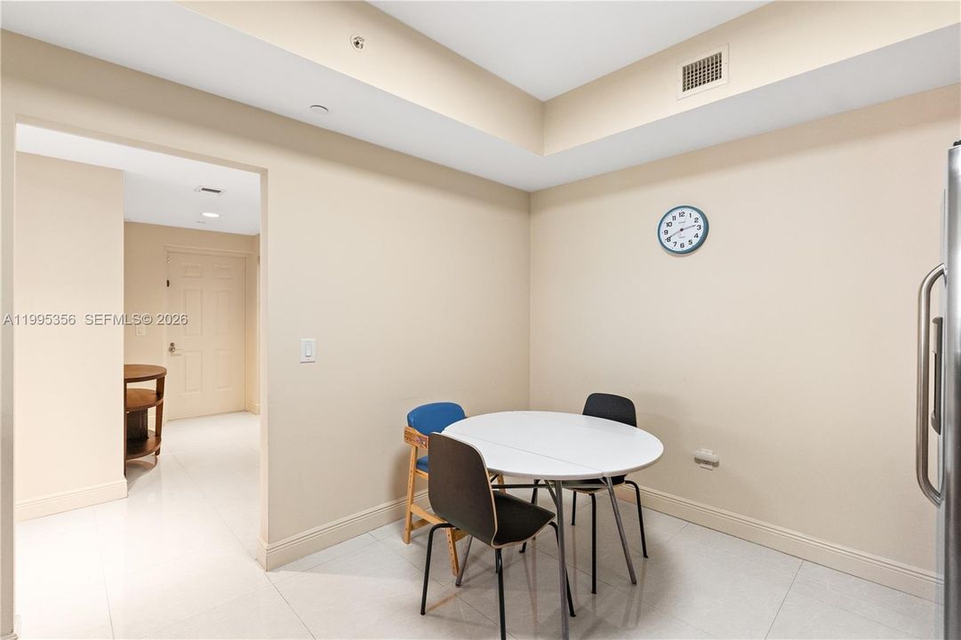 For Sale: $600,000 (2 beds, 3 baths, 1650 Square Feet)