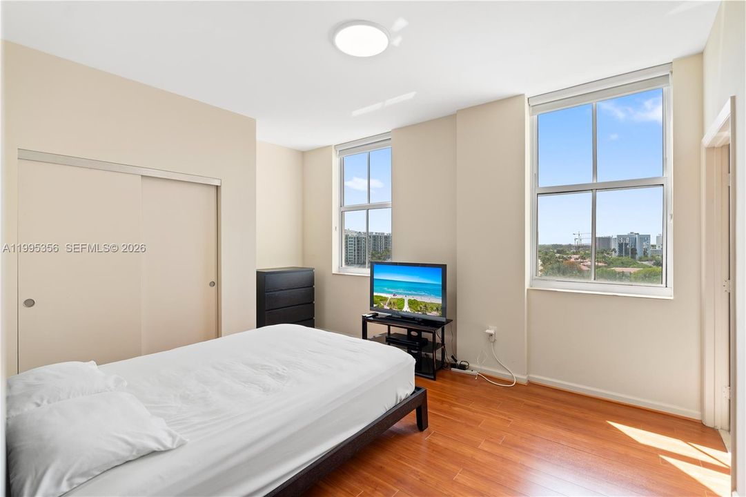 For Sale: $600,000 (2 beds, 3 baths, 1650 Square Feet)