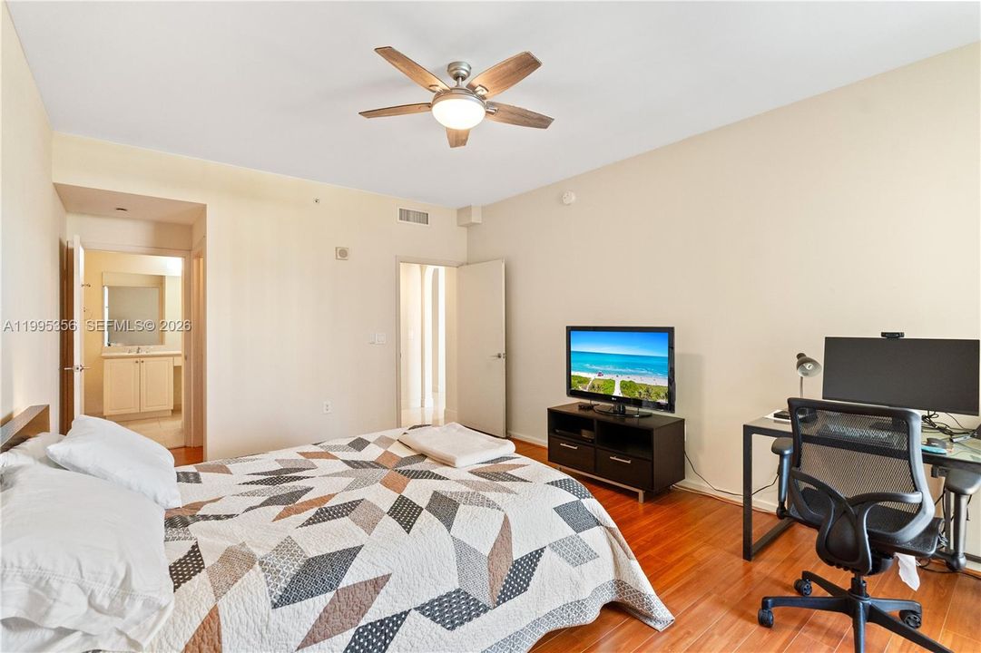 For Sale: $600,000 (2 beds, 3 baths, 1650 Square Feet)